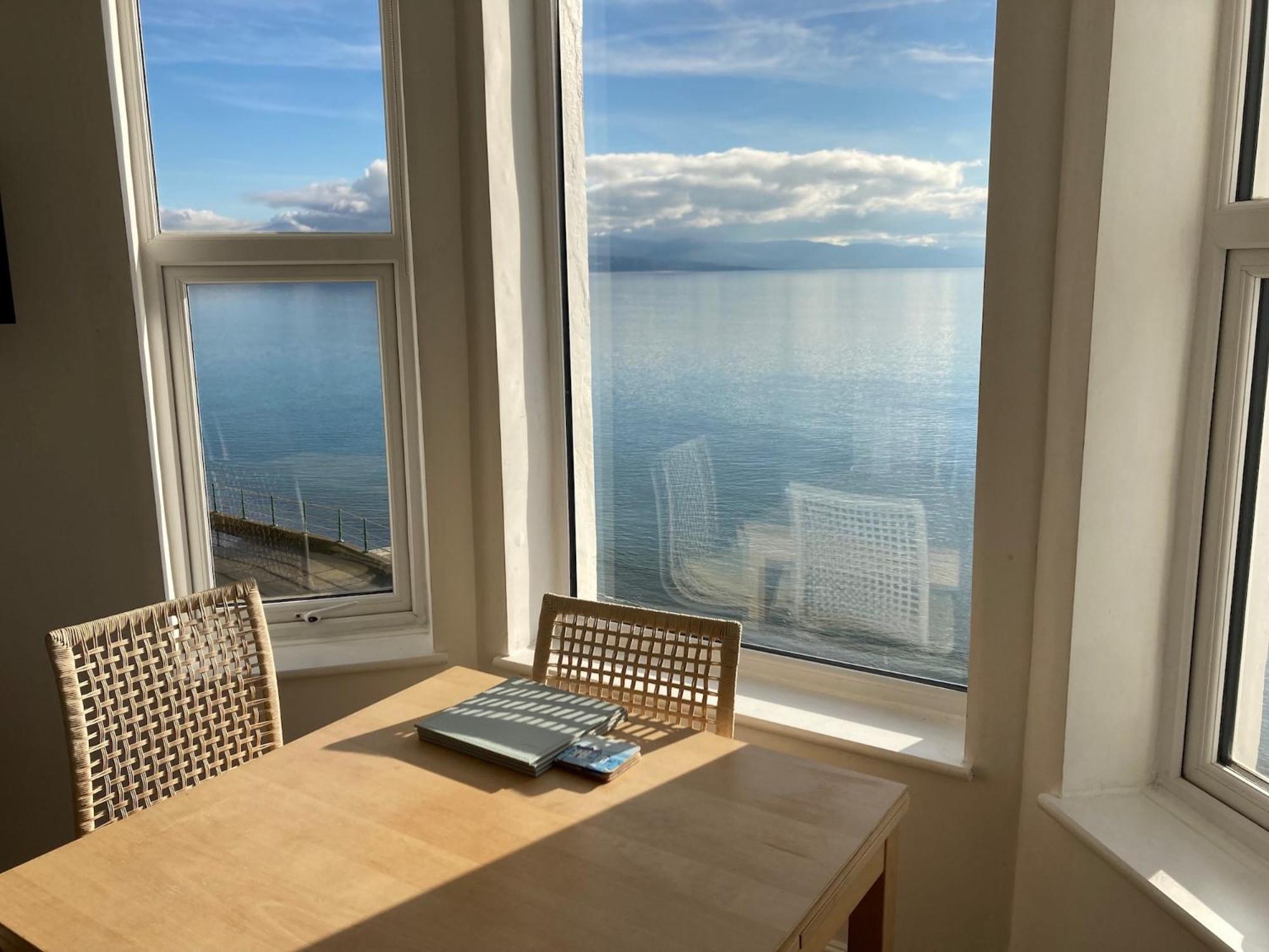 Marine Terrace Apartments Criccieth Esterno foto