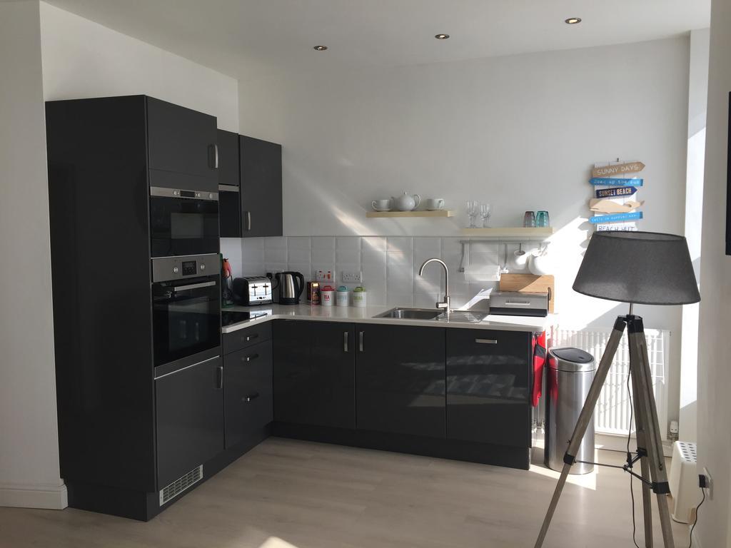 Marine Terrace Apartments Criccieth Esterno foto