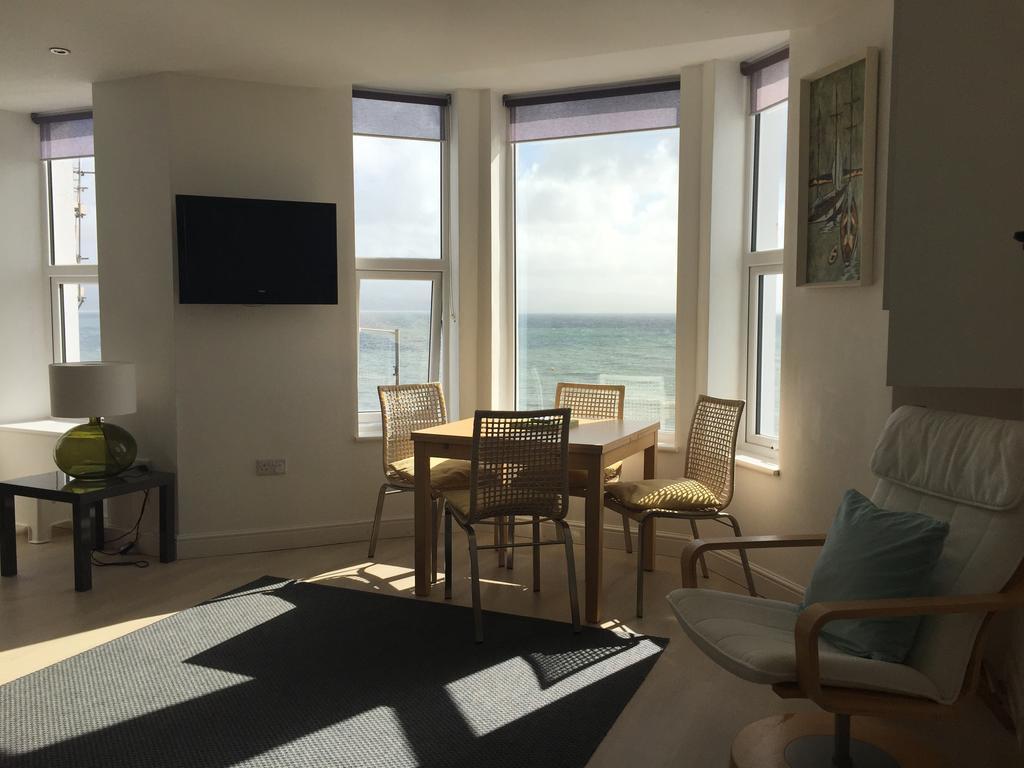 Marine Terrace Apartments Criccieth Esterno foto